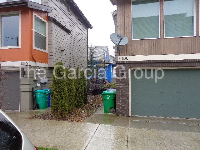 Primary Photo - 825 NE Jessup St