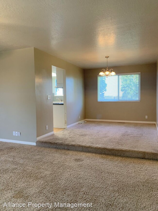 Building Photo - 4 br, 2.5 bath House - 4427 S 1675 W