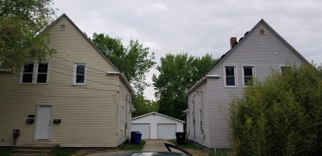 Foto del edificio - 12000 Bennington Ave