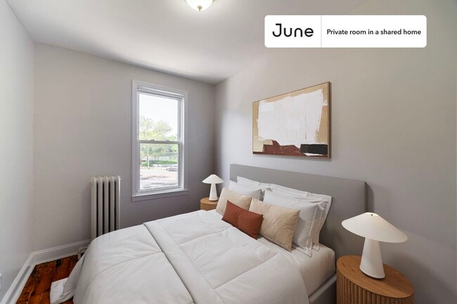 Building Photo - Room in Shared 4 bed/1 bath home
