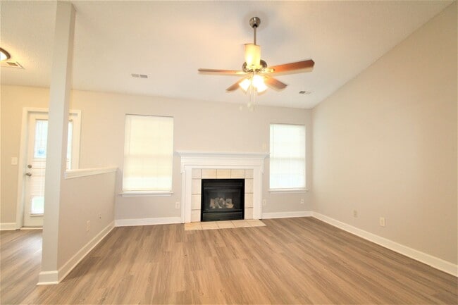 Foto del edificio - 3 bedroom single family home!