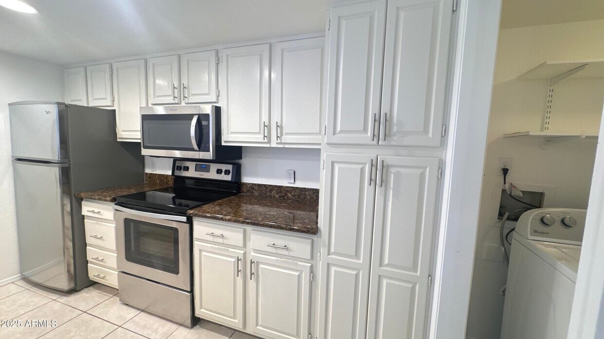Foto principal - 6900 E Gold Dust Ave