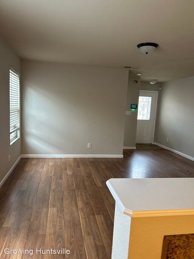 Building Photo - 3 br, 2 bath House - 200 Cloverbrook Drive