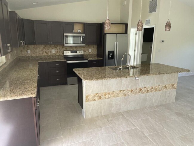 Foto del edificio - 3743 Birmingham Ln