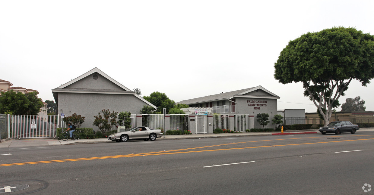 Building Photo - Palm Garden Apartments