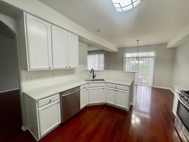 Building Photo - 1272 Tamarack Dr