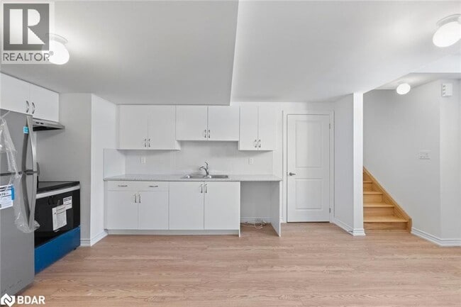 Photo du bâtiment - 100 Nottingham Rd