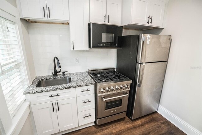 Foto del edificio - 1700 Park St N