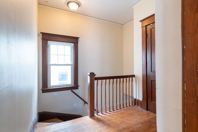 Front Entry - 563 Morris St