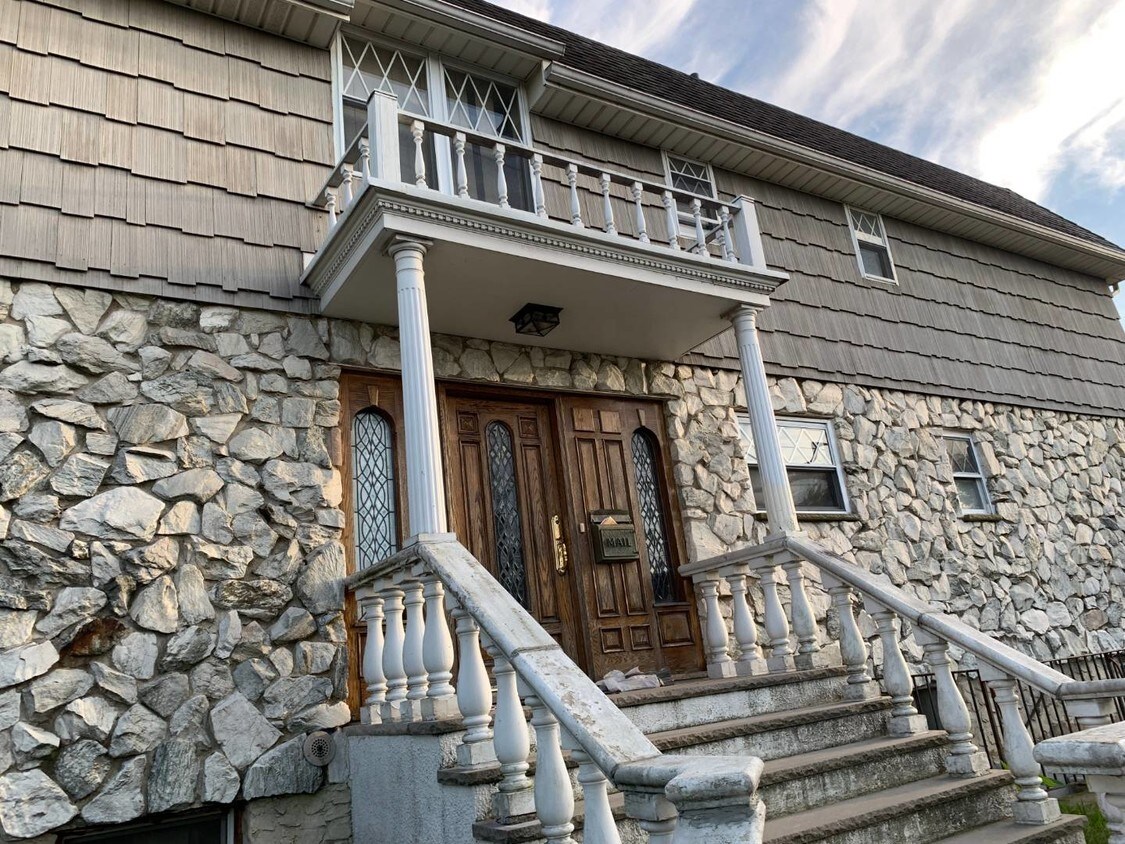 236 Kell Ave, Staten Island, NY 10314 House Rental in Staten Island