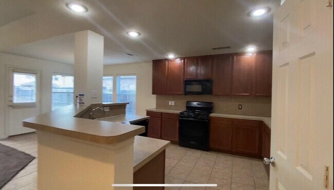 Foto del edificio - 224 Bluefinch Dr