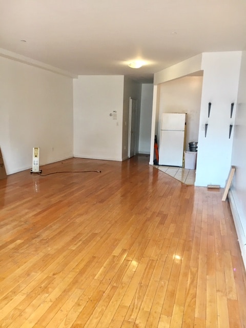 Building Photo - 739 Grand St