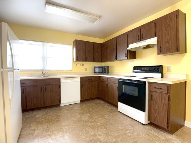 Building Photo - "Limited Time Offer – Sign a lease on or before December 29, 2025, and receive 50% off your first...