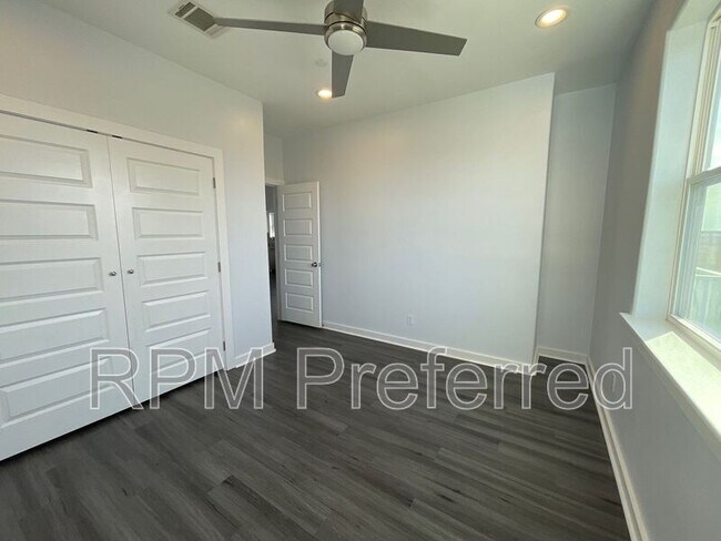 Foto del edificio - 430 Schmidt