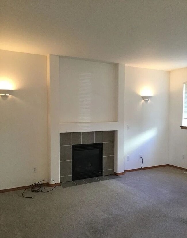 Building Photo - 3bd/2.5ba Lake Stevens House