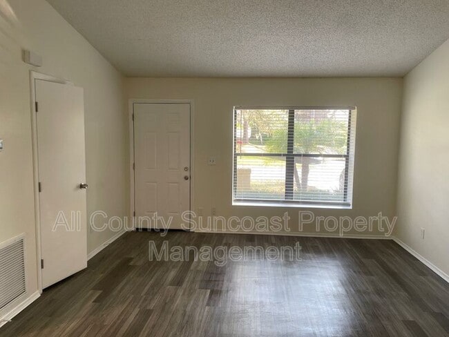 Foto del edificio - 513 E Curlew Pl