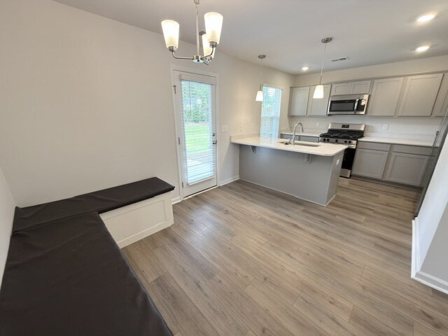 Foto del edificio - Brand-New 3BR Townhome in Lexington | Modern Finishes & Pet Friendly
