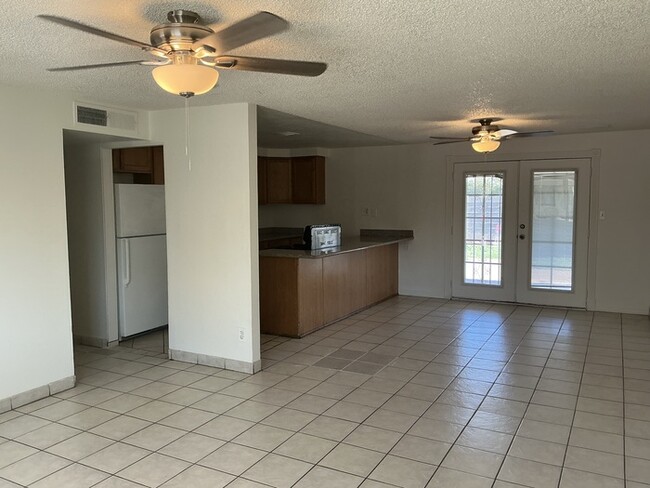 Foto del edificio - 1629 N 73rd Dr