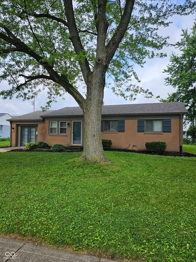 Foto del edificio - 748 Maple Ln