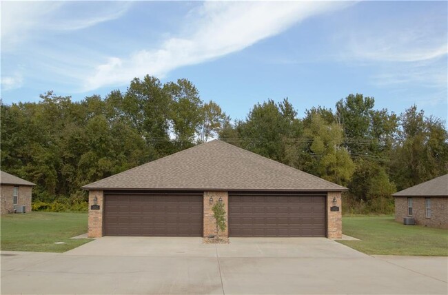 Building Photo - 144 Strozier Ln