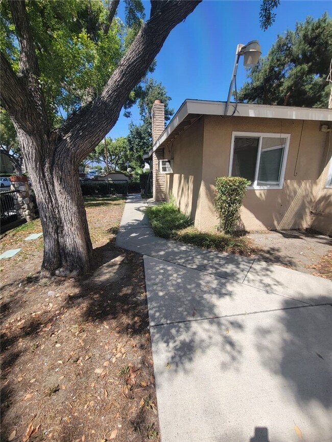 Building Photo - 4505 Canoga St