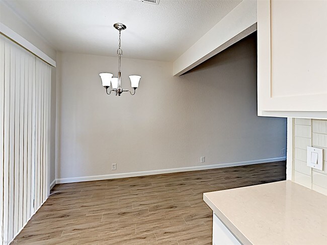 Building Photo - 2336 Villanova Cir