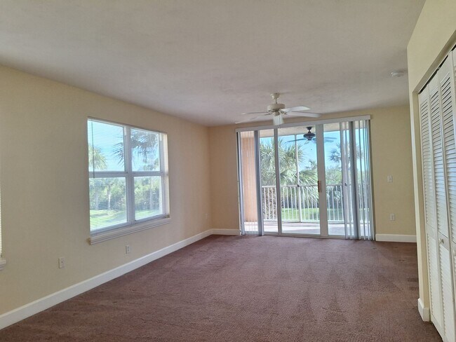 Building Photo - 3BR 3BA plus Garage- Bouchelle Island Condo!
