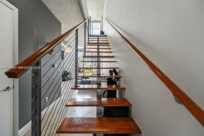 Foto del edificio - 690 SW 1st Ct