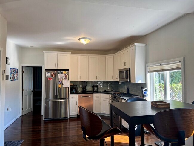 Foto del edificio - 116 Marginal St