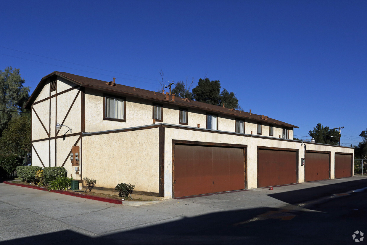 Building Photo - Webster Townhomes