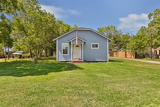 Building Photo - 204 Kerry Rd