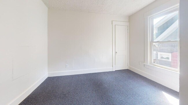 Building Photo - 1223 Troy Pl NW