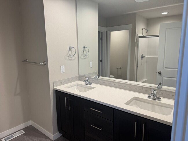 Foto del edificio - Amazing 3 bedroom Brand new home!!