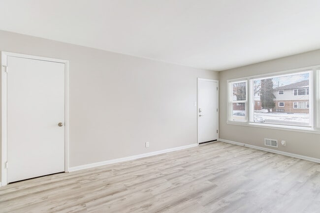 Building Photo - 147 S Grand Ave