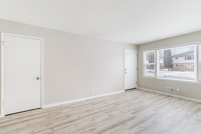 Building Photo - 215 S Grand Ave