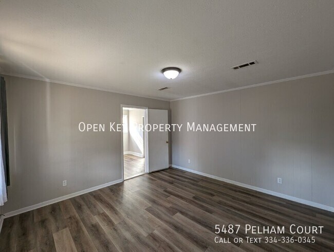 Foto del edificio - 5487 Pelham Ct