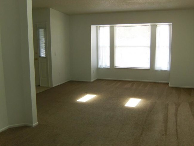 Building Photo - 5878 Woodpoint Ter