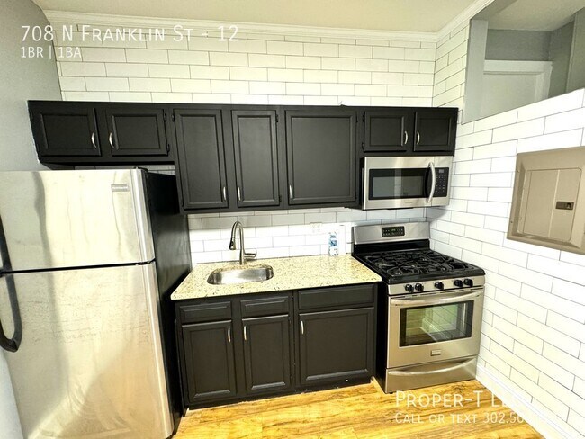 Foto del edificio - 708 N Franklin St