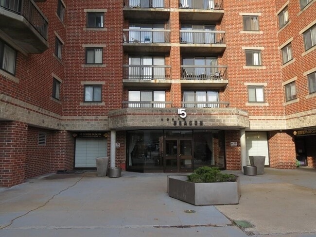 Building Photo - 15 North Beacon St