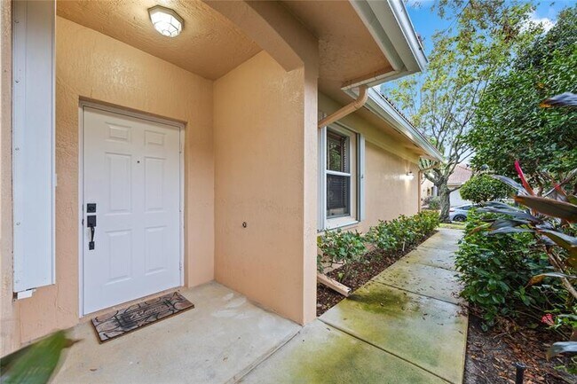 Foto del edificio - 243 Coral Trace Ln