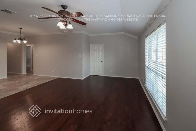 Foto del edificio - 3405 Charing Cross Rd