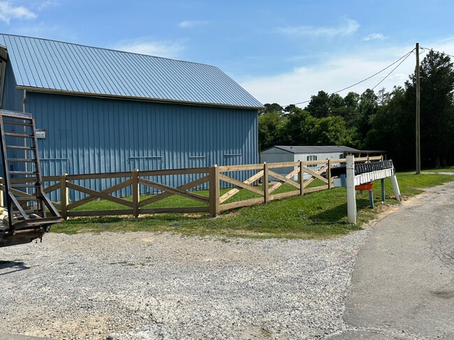 Building Photo - 115 McFalls Dr