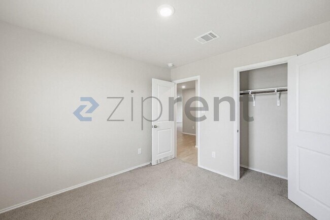 Foto del edificio - 2781 Rosefinch