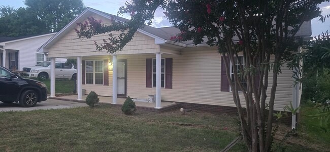 Building Photo - 1609 Sunrise Valley Dr