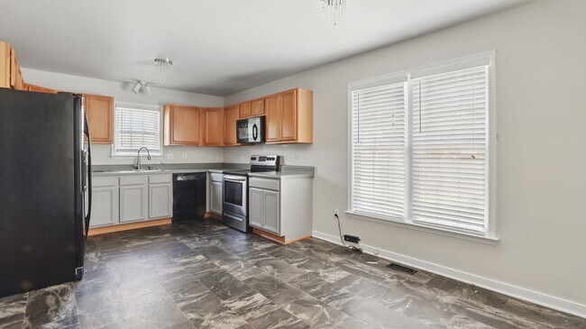 Building Photo - Spacious Family Home in North Chesterfield...