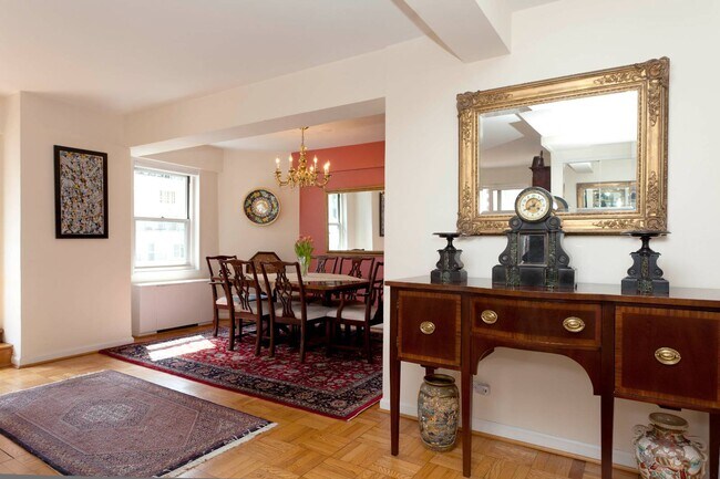 Building Photo - 100 W 57th St