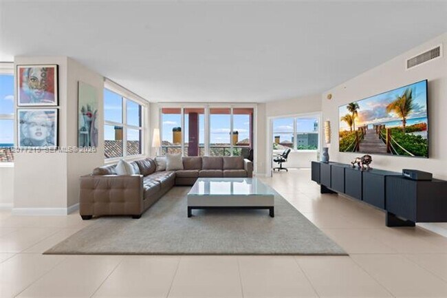 Foto del edificio - 2110 N Ocean Blvd