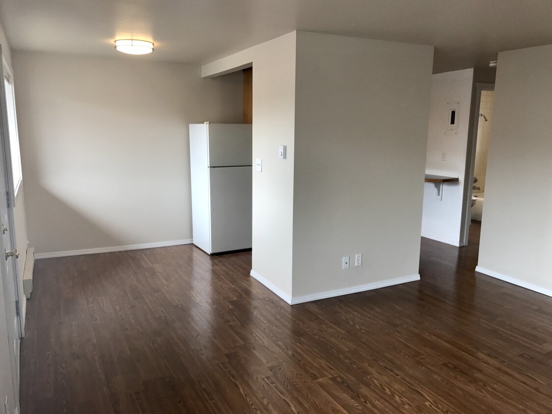 2229 Colby Ave Unit 29, Everett, WA 98201 Apartment for Rent in