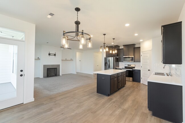 Foto del edificio - MOVE IN READY! Welcome Home! 3 bed/2 bath ...