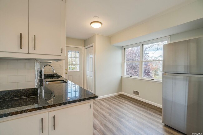 Building Photo - 29 Ripley Dr